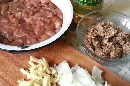 Курица с орехами на зеленой подушке: шаг 4