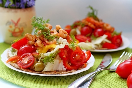Легкий салат с креветками и микс салатом .: фото шаг 9