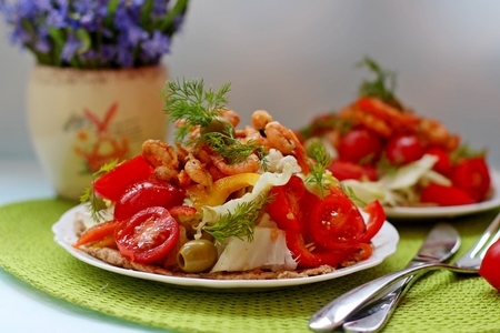 Легкий салат с креветками и микс салатом .: шаг 10