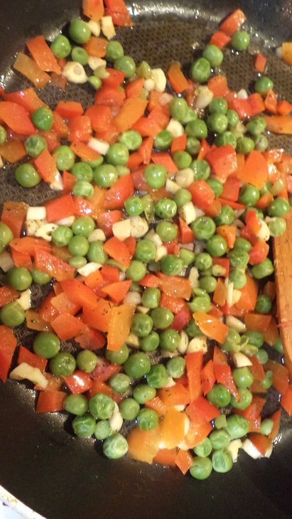 Форель и паста пенне с овощами к праздничному столу: шаг 2