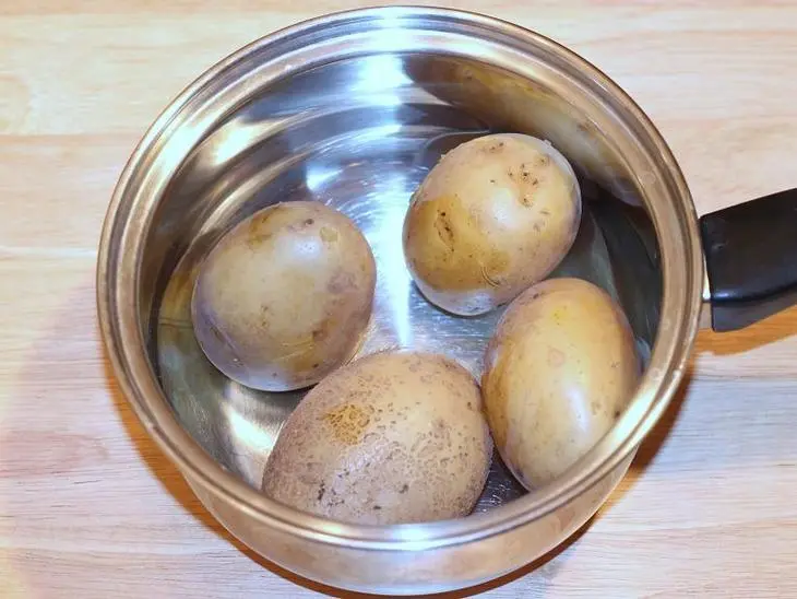 Слоёные трубочки из лаваша с картофельным пюре: шаг 1