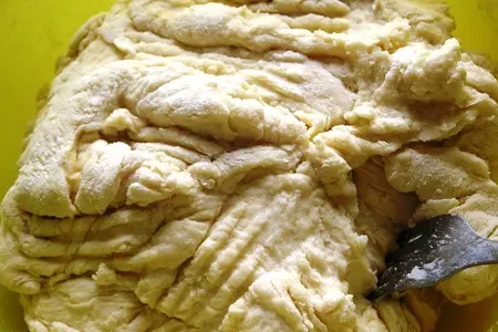 Пончики-пирожки с зеленью и сырами.: шаг 2