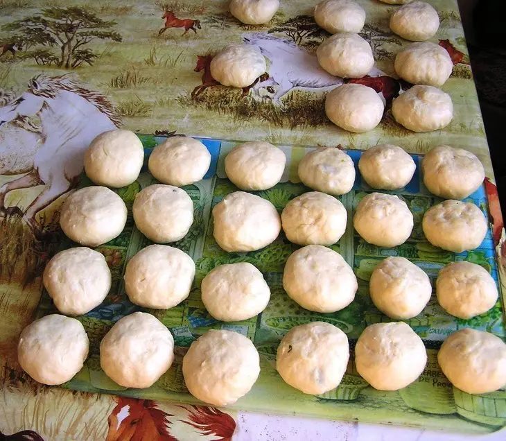 Пончики-пирожки с зеленью и сырами.: шаг 7