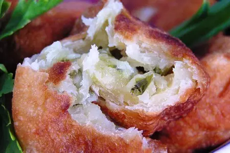 Пончики-пирожки с зеленью и сырами.: шаг 12