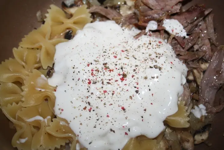 Жульен с утиным конфитом, королевскими шампиньонами и farfalle borges: шаг 10