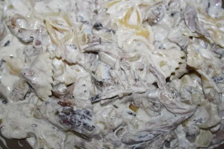 Жульен с утиным конфитом, королевскими шампиньонами и farfalle borges: шаг 11