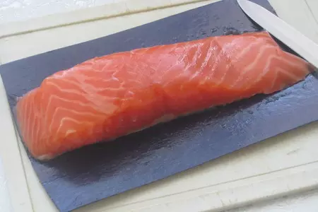 Сливочная паста с красной рыбой и икрой: шаг 2