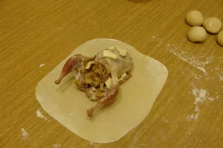 Перепела в тесте, фаршированные грибами и овсяными хлопьями: шаг 4
