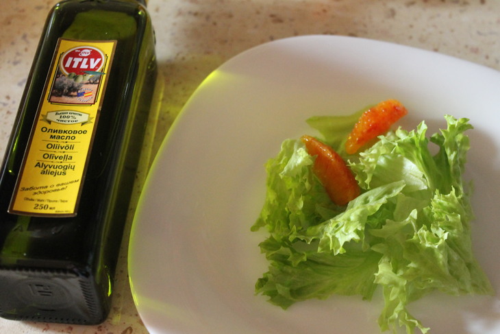 Салат с красным апельсином и сыром моцарелла: шаг 1