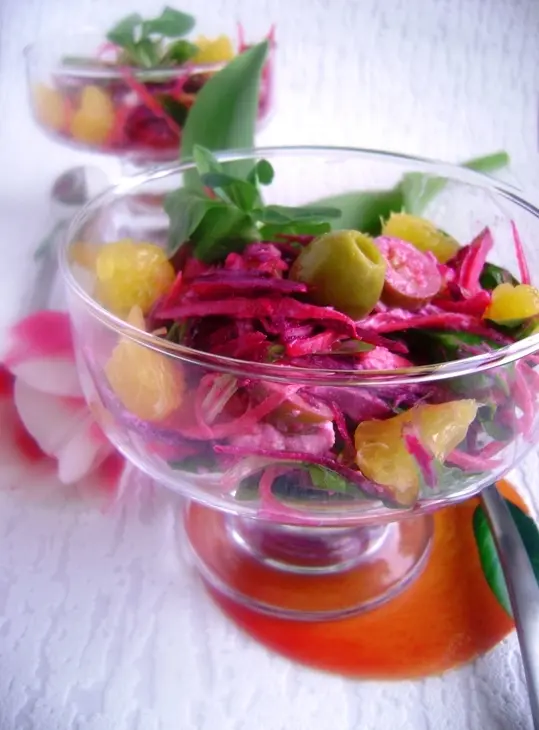 Салат из  свежих свеклы и моркови с апельсином и сыром.: шаг 2