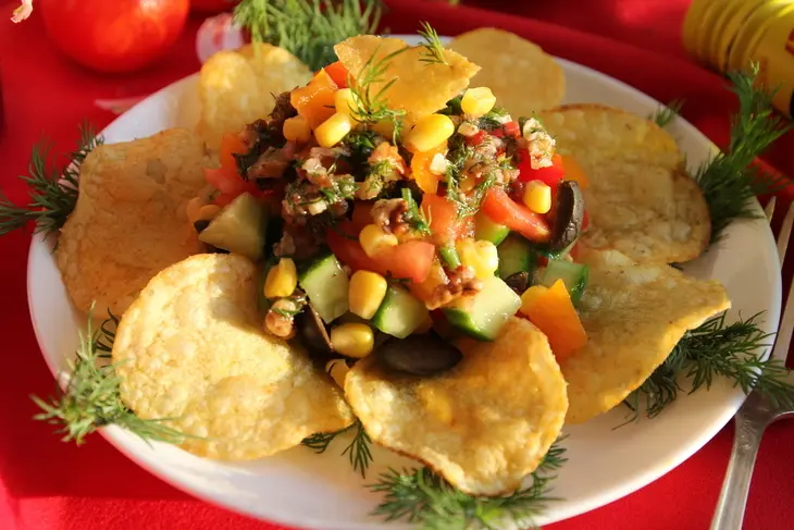 Салат с кукурузой и овощами: шаг 4