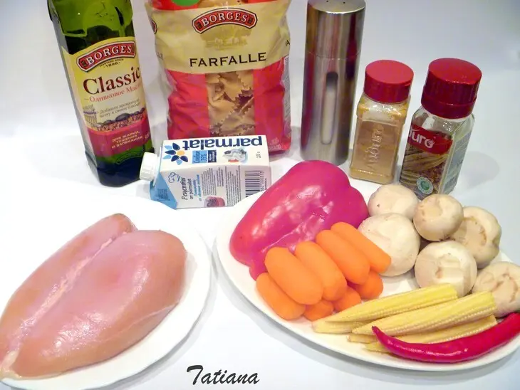 Паста farfalle с курицей карри в сливочном соусе: шаг 1