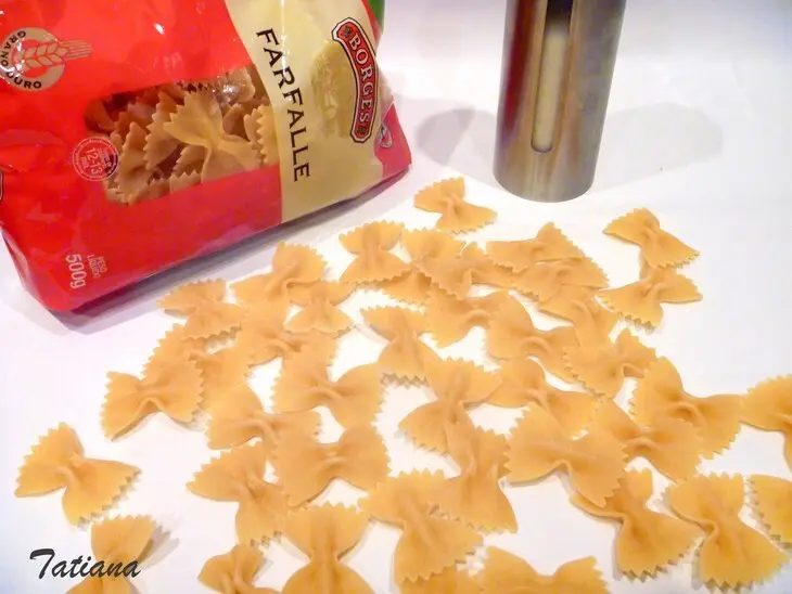 Паста farfalle с курицей карри в сливочном соусе: шаг 3