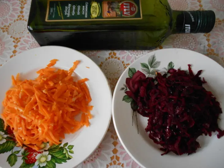 Салат из свежей моркови и свеклы с апельсиновым граните: шаг 5