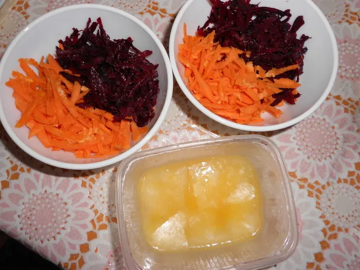 Салат из свежей моркови и свеклы с апельсиновым граните: шаг 6