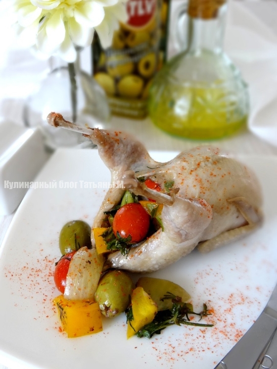 Перепелка, фаршированная овощами и оливками с ароматом шиповника на пару: шаг 6