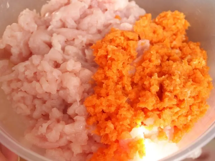 Куриные лепешки с оливками и льняной мукой: шаг 1