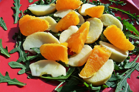 Весенний салат "фрукты с оливками": шаг 4