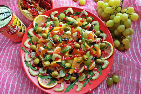 Весенний салат "фрукты с оливками": шаг 9