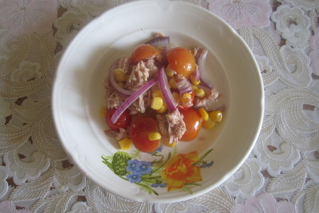 Средиземноморский салат с тунцом: шаг 8