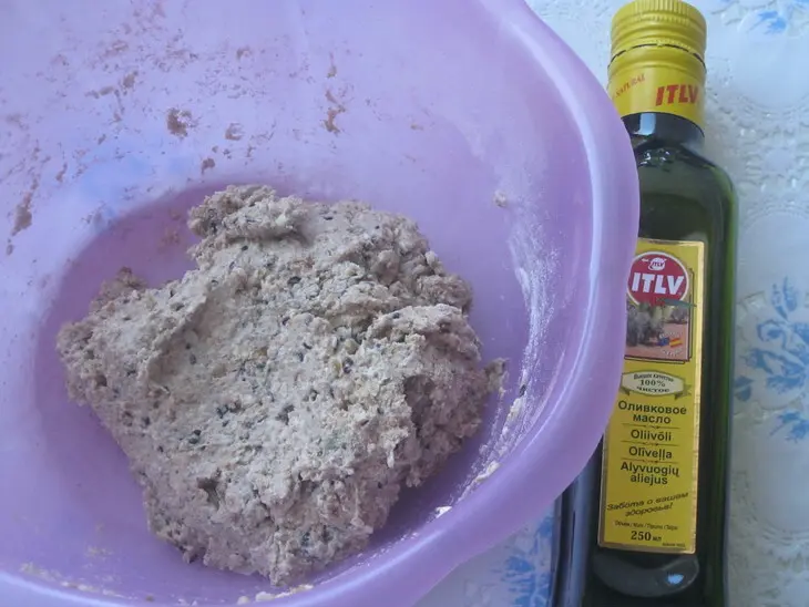 Паштет из оливок с ржаными хлебцами: шаг 2