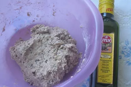 Паштет из оливок с ржаными хлебцами: шаг 2