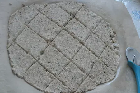 Паштет из оливок с ржаными хлебцами: шаг 3