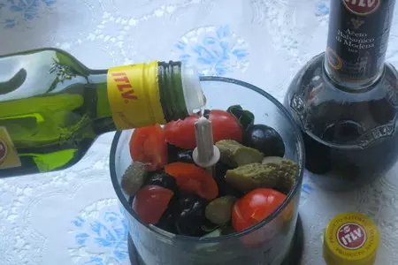 Паштет из оливок с ржаными хлебцами: шаг 6