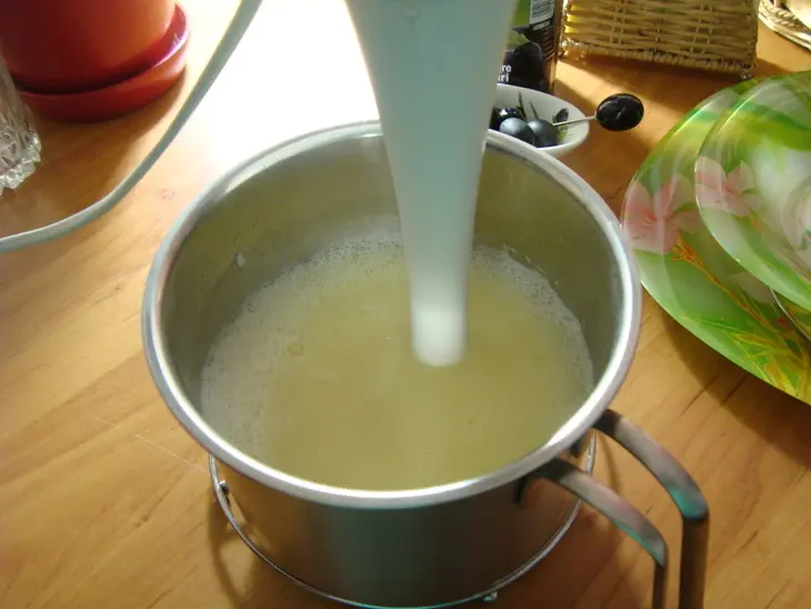 Суп-крем с цветной капустой и картофелем.: шаг 3