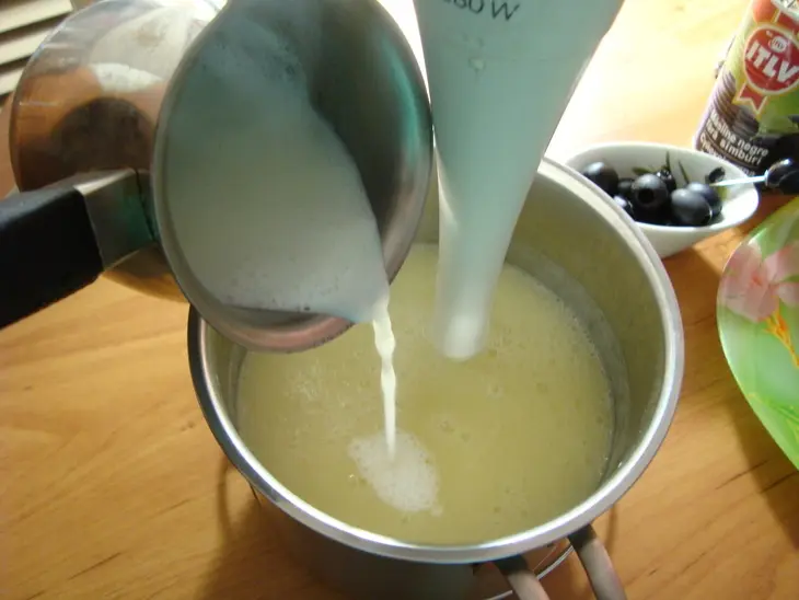 Суп-крем с цветной капустой и картофелем.: шаг 4
