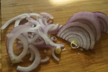 Салат с оливками и куриными фрикадельками: шаг 3