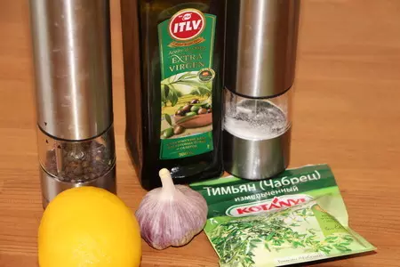 Цыплята, маринованные в лимонно-масляном маринаде: шаг 1