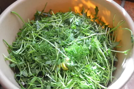 Салат с грушей, сыром бри и курагой: шаг 5
