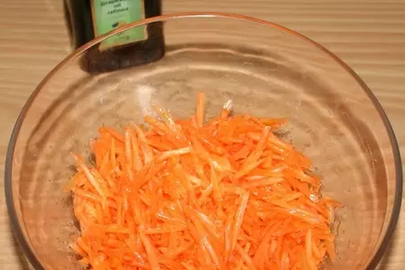 Морковный салат с грейпфрутом и креветками: шаг 2