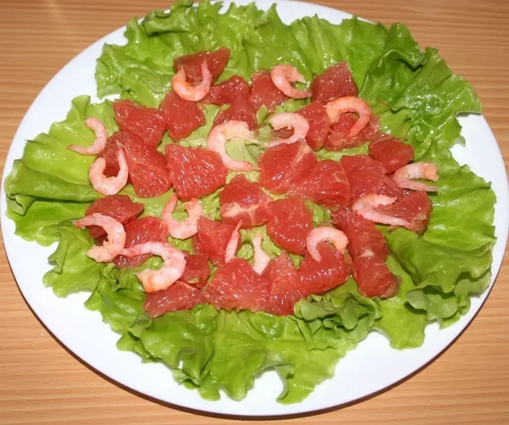 Морковный салат с грейпфрутом и креветками: шаг 4