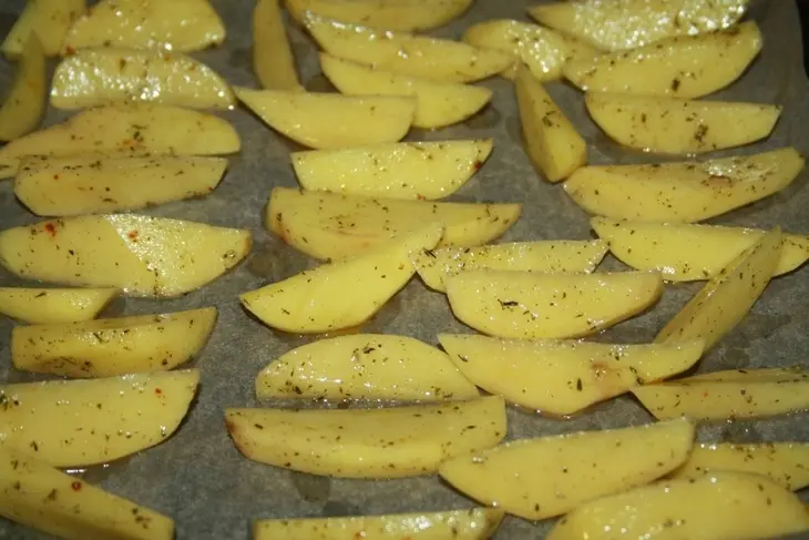 Пивное плато: соломка из курицы, картофельные дольки, каре ягненка + белый соус: шаг 4