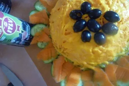 Овощной салат "подсолнух"с морковным соусом-майонезом: шаг 3