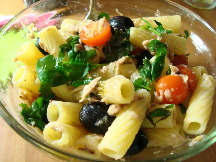 Салат с тунцом и tortiglioni.: шаг 6