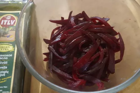 Салат из маринованной свеклы "цветочная клумба": шаг 2