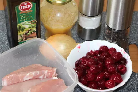 Грилованные стейки индейки, маринованные с вишней.: шаг 1