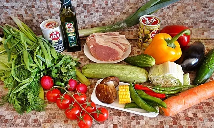 Свинина с овощами на мангале.: шаг 1