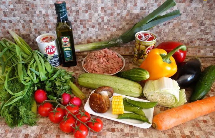Фрикадельки, фаршированные оливками с овощами гриль.: шаг 1