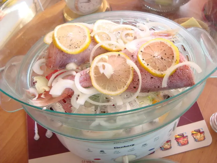 Морской окунь с овощами: шаг 3