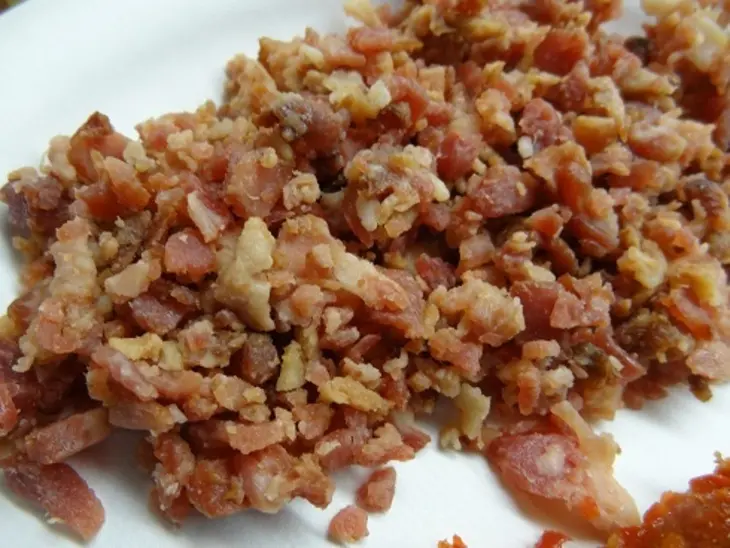 Баклажаны с аджикой, беконом и чесноком: шаг 5