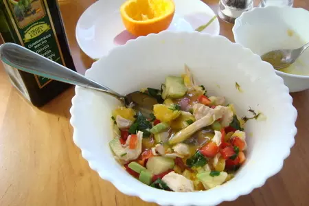 Салат с курицей,авокадо и апельсином.: шаг 8