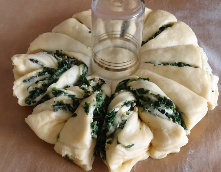 Летний пирог со шпинатом и оливками.: шаг 6