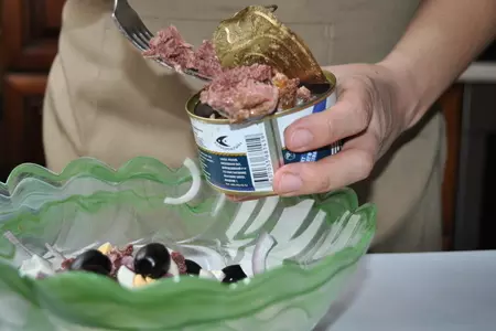 Закуска с тунцом и маслинами а-ля нисуаз в новом свете: шаг 9