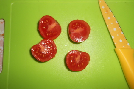 Тарталетки с помидорами .оливками и с кремом из авокадо: шаг 2