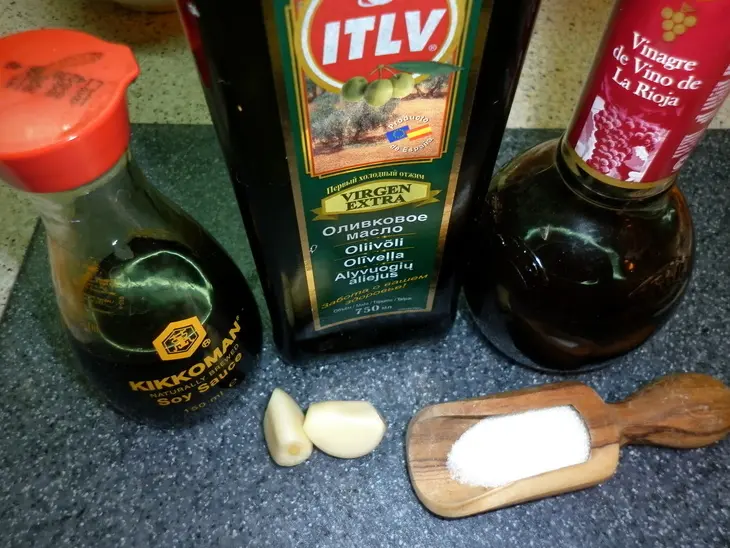 Салат из телятины, рукколы и овощей: шаг 1
