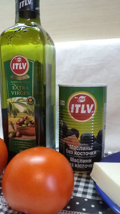 Томаты фаршированные  козьим сыром, маслинами и розмарином!: шаг 1
